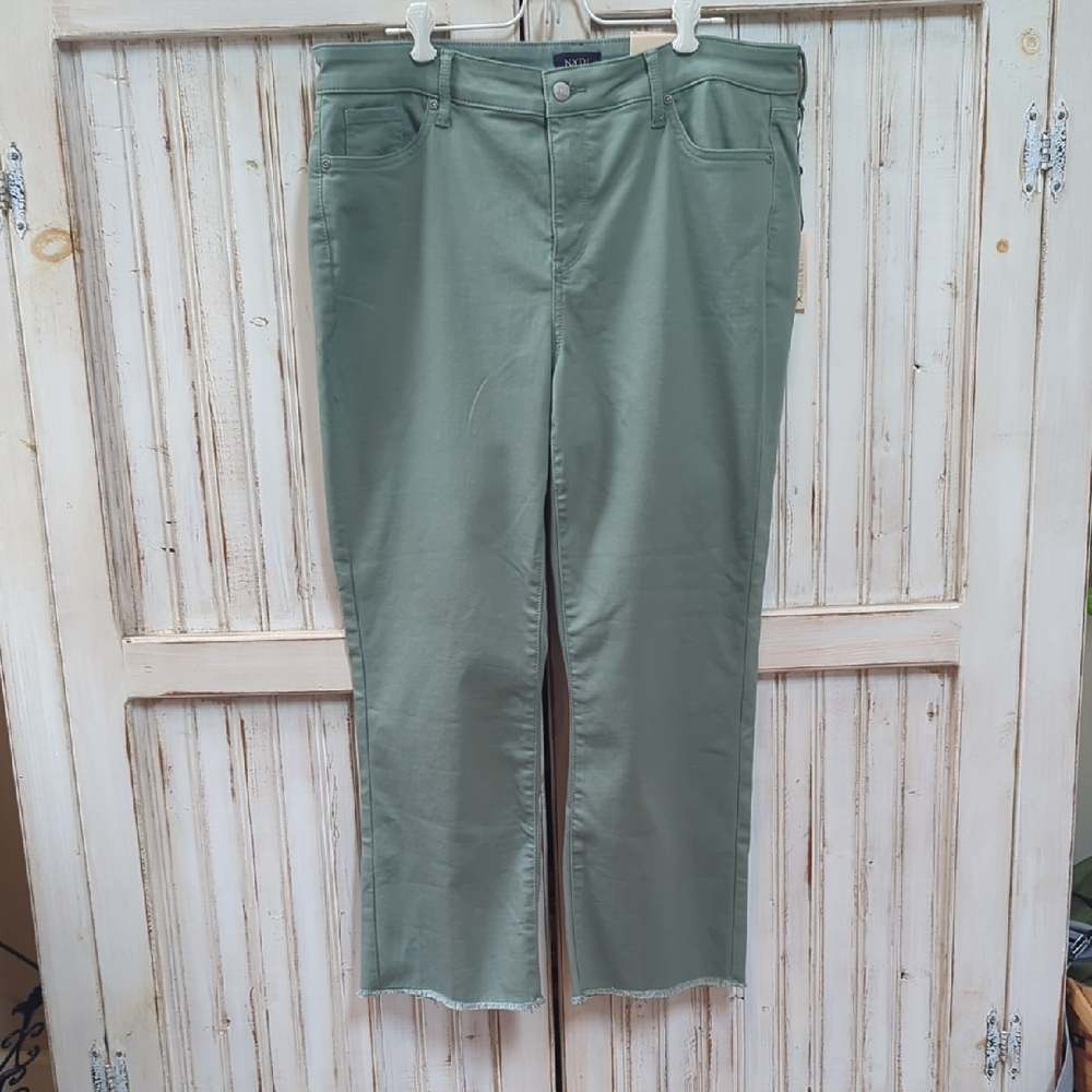 Not Your Daughter's Jeans, Marilyn Straight, Ankle Length. Sage Green Size 16